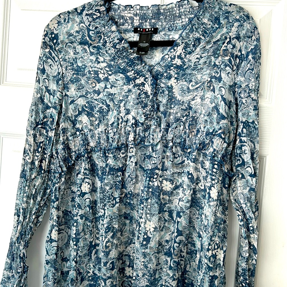 Liz Claiborne women’s blouse size 12 blue grey long sleeve